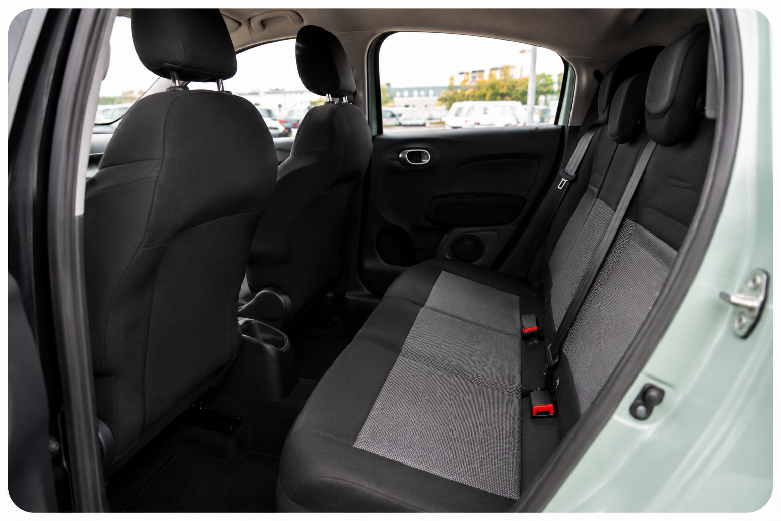 Intérieur Citroën C3 après transformation — banquette 5 places